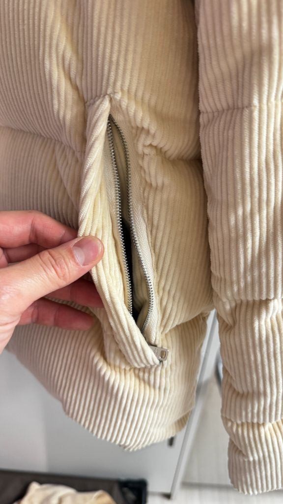 프라다 코듀로이 패딩 아이보리 100~105사이즈 48 새상품--5