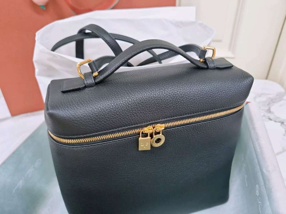 로로피아나 엑스트라 포켓 L23.5 백팩--1