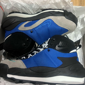 나이키 x 사카이 마그마스케이프 SP 바시티 로얄