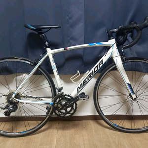 메리다 스컬트라 4000 로드바이크