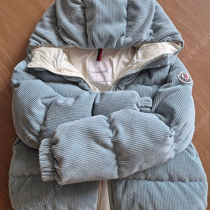 몽클레어 코듀로이 패딩 140사이즈