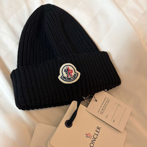 새상품) 몽클레어 니트 비니 블랙