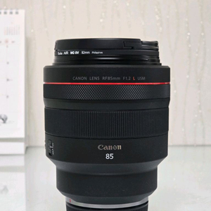 캐논 정품 CANON RF 85mm F1.2L USM 렌즈 판매합니다.