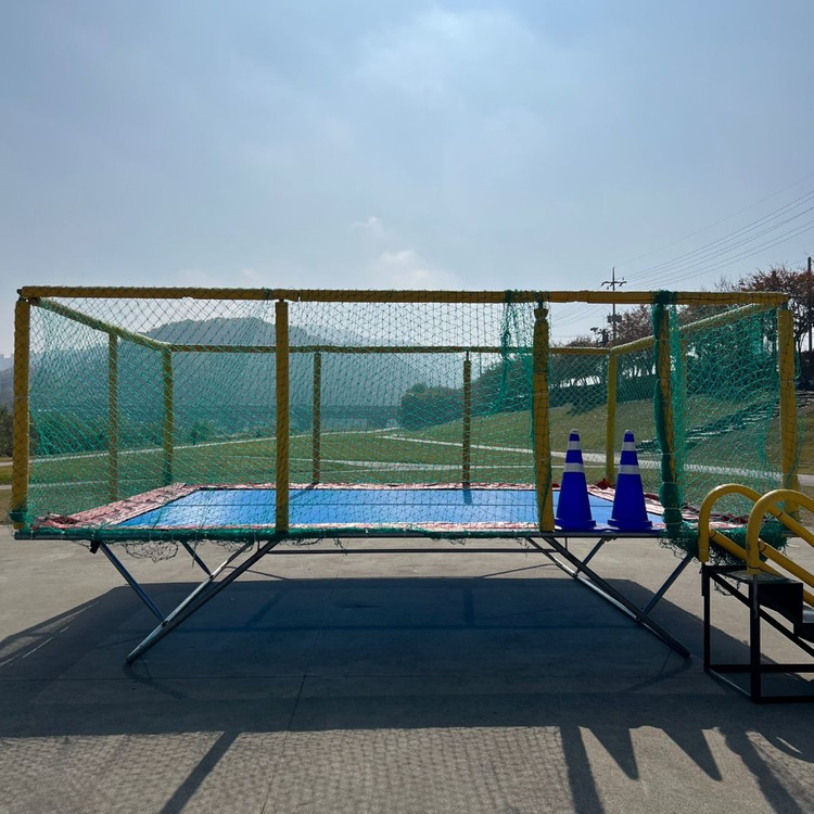 기업행사 놀이기구 대여 회전그네, 트램폴린, 바이킹 이미지