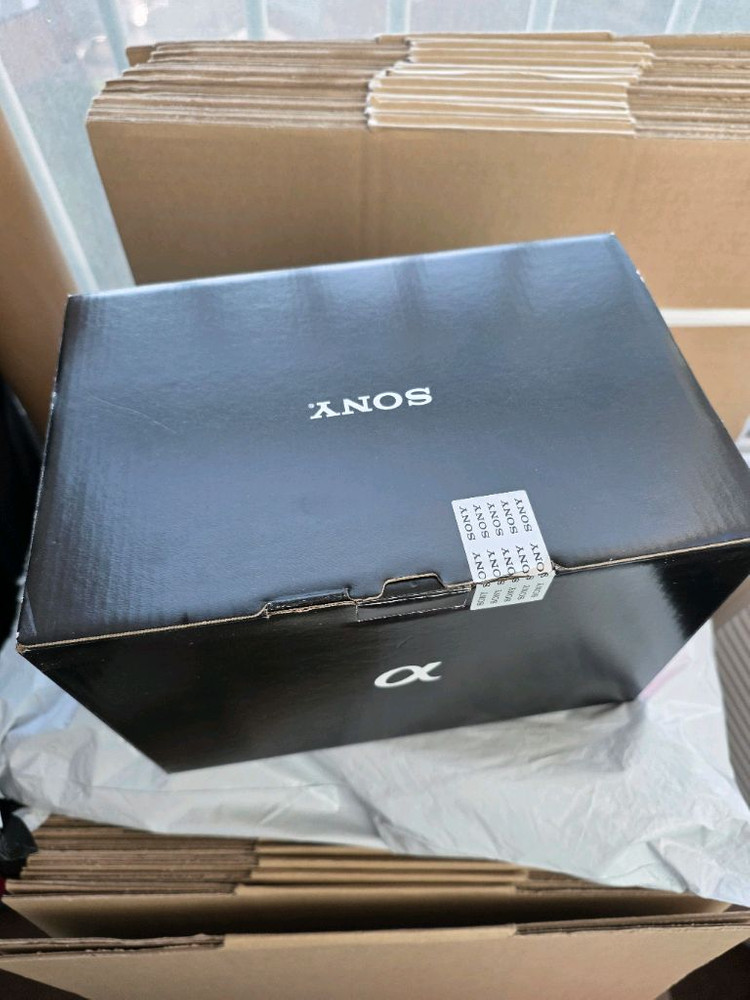 소니 a7r5 보증 27년 3월 컷수 0 팝니다--4