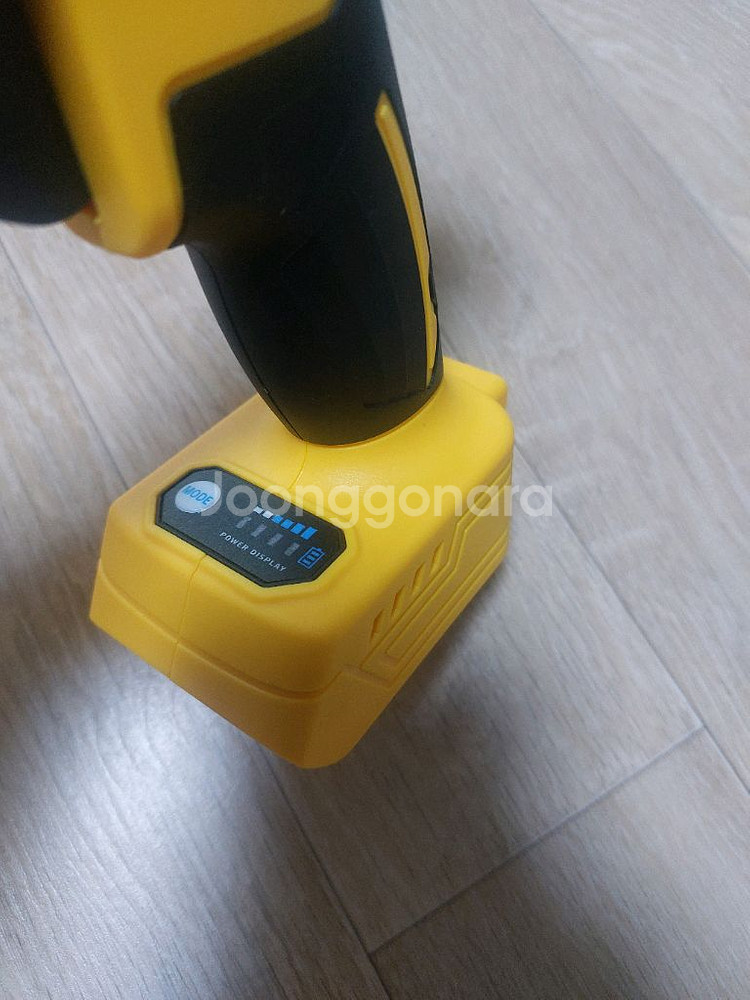 디월트 무선 글루건 배터리 미포함 미사용 새상품 입니다--4