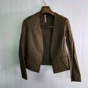 여성 브라운 재킷