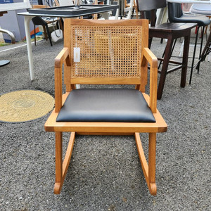 라탄 락킹 체어 이미지