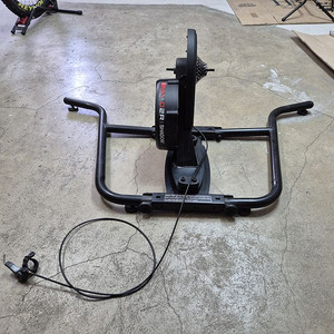 D2R 롤러 SHADOW 자전거 트레이러 좌우 댄싱 가능한 고정롤러