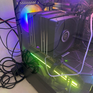 9800X3D 5070ti + XL2566x+ 풀셋 팝니다