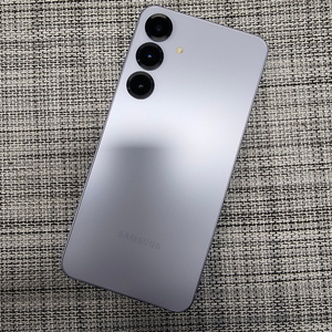 (새상품급) 갤럭시 S25플러스 256G 아이스블루 25년 5월개통 정상해지공기계 초S급 선물용 83만팝니다@