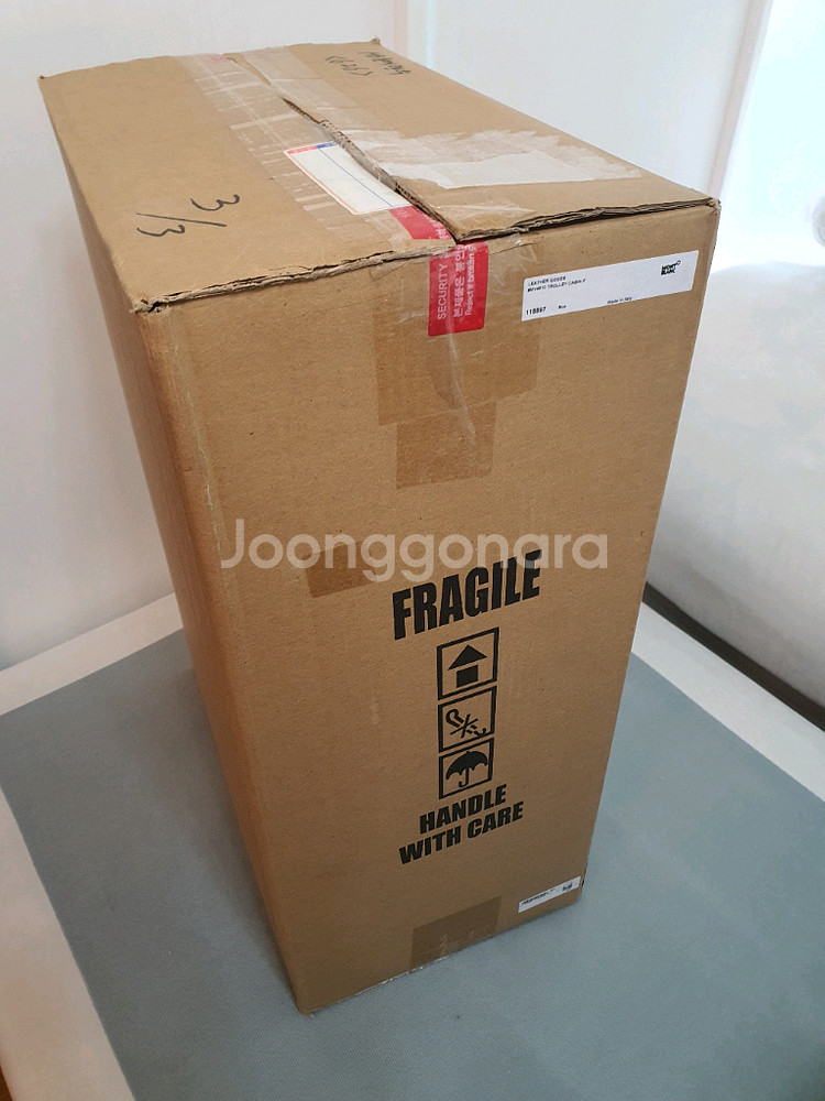 몽블랑 x 피렐리 트롤리 캐빈 캐리어 한정판 (미개봉)--5