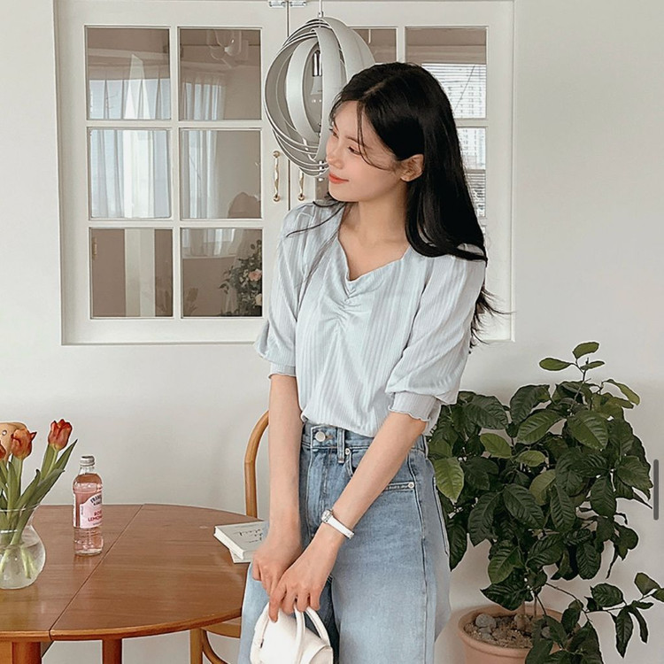 리리앤코 덴덴 퍼프티셔츠 하트셔링넥 블랙 이미지