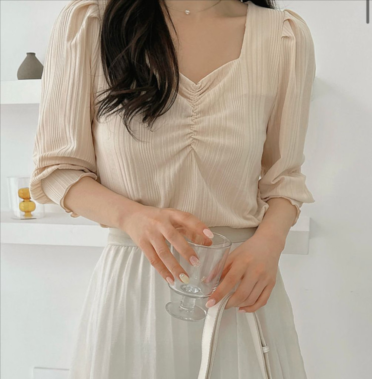 리리앤코 덴덴 퍼프티셔츠 하트셔링넥 블랙 이미지