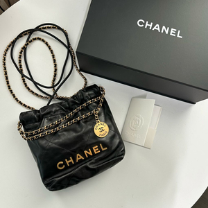 샤넬 22백 미니 블랙 금장