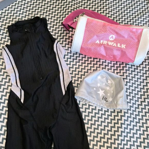 스키즈 여아 주니어 반신 수영복 80 사이즈 + 수영모 + 수영가방 팝니다