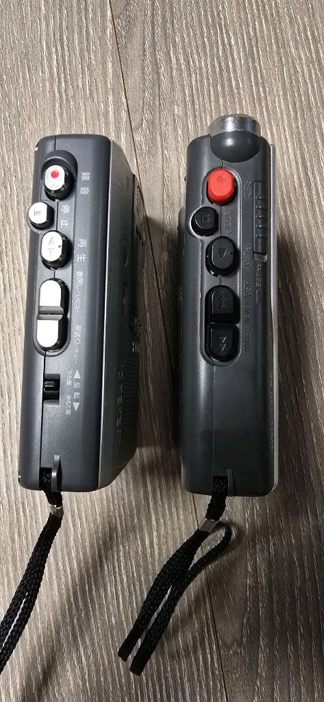 소니 워크맨 2대 TCM-900, TCM-200DV 이미지