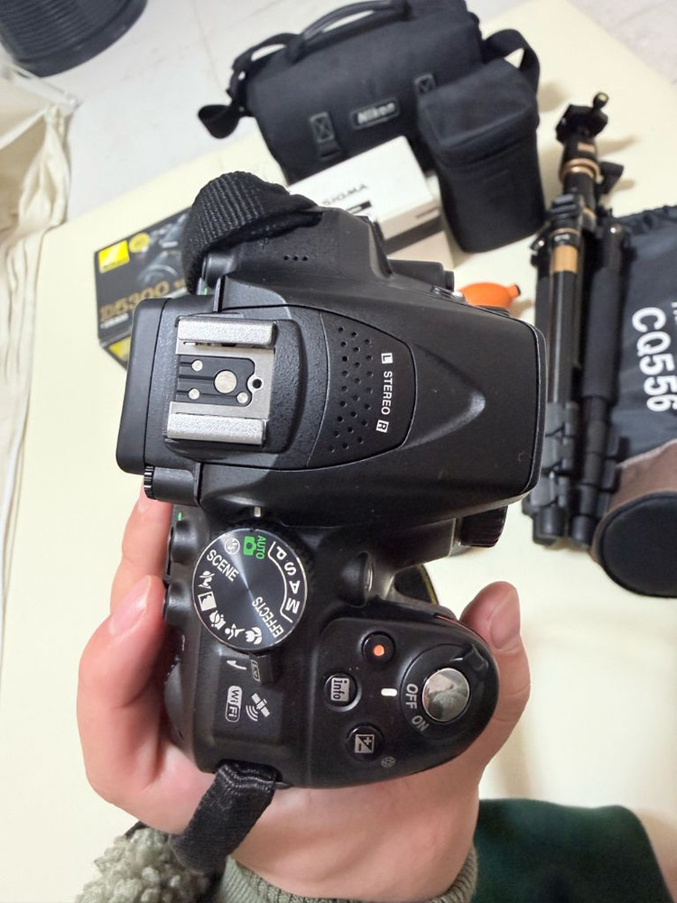 니콘 D5300 + 시그마 18-35 F1.8 풀세트 (셔터 9천컷) 이미지