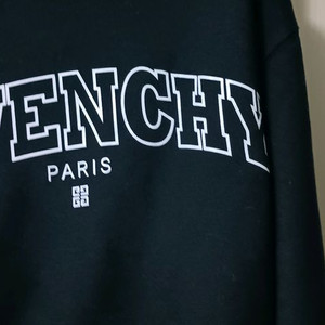 지방시 로고 맨투맨 이미지