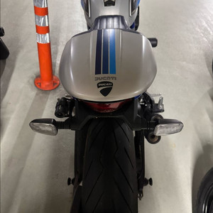 두카티 카페레이서 판매합니다