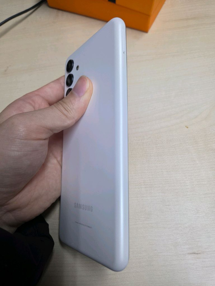 갤럭시 와이드6 128gb 화이트 정상해지 8만--3