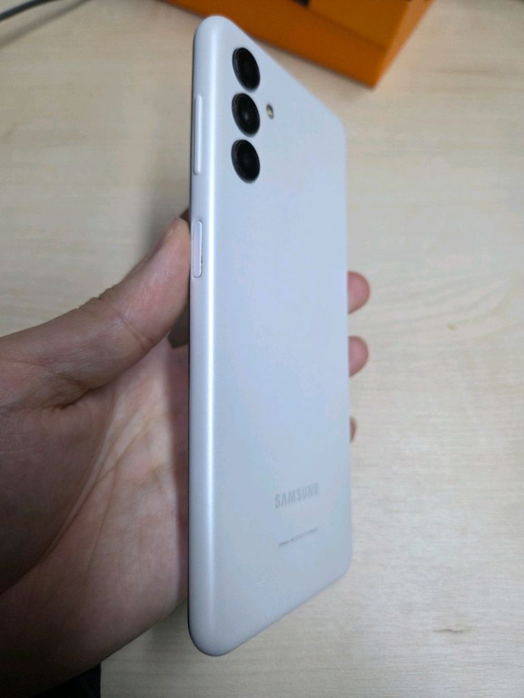 갤럭시 와이드6 128gb 화이트 정상해지 8만--5