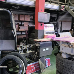 고르기 휠얼라인먼트 장비와 헤스본 리프트 이미지