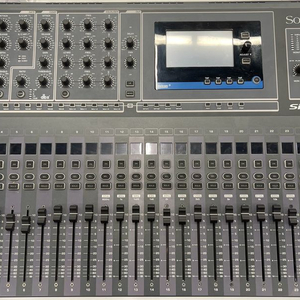 Soundcraft SI Impact 디지털 믹싱 콘솔 이미지
