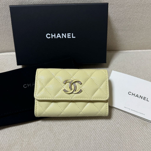 샤넬 캐비어 똑딱이 카드지갑 파스텔옐로우 새제품