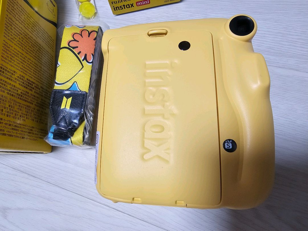 인스탁스 미니11 bts 한정판--2