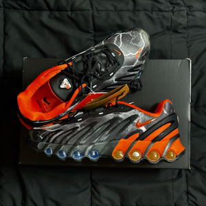 [305] 팔라스 X 나이키 에어 맥스 Dn8 블랙 세이프티 오렌지