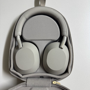 소니 WH-1000XM5 헤드폰 실버