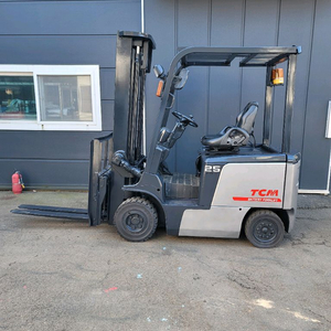 신차급 TCM 2.5톤 전동지게차 특가판매