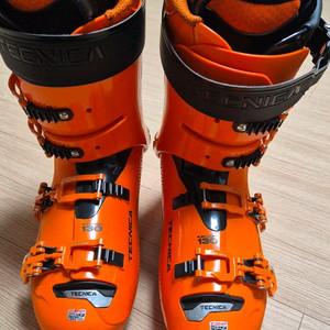 테크니카 마하 스키부츠 이미지