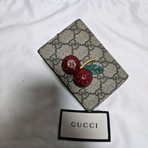구찌 체리 반지갑 정품입니다 이미지