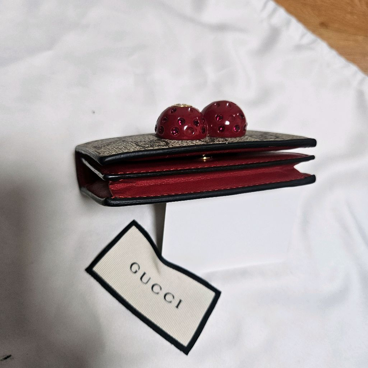 구찌 체리 반지갑 정품입니다 이미지