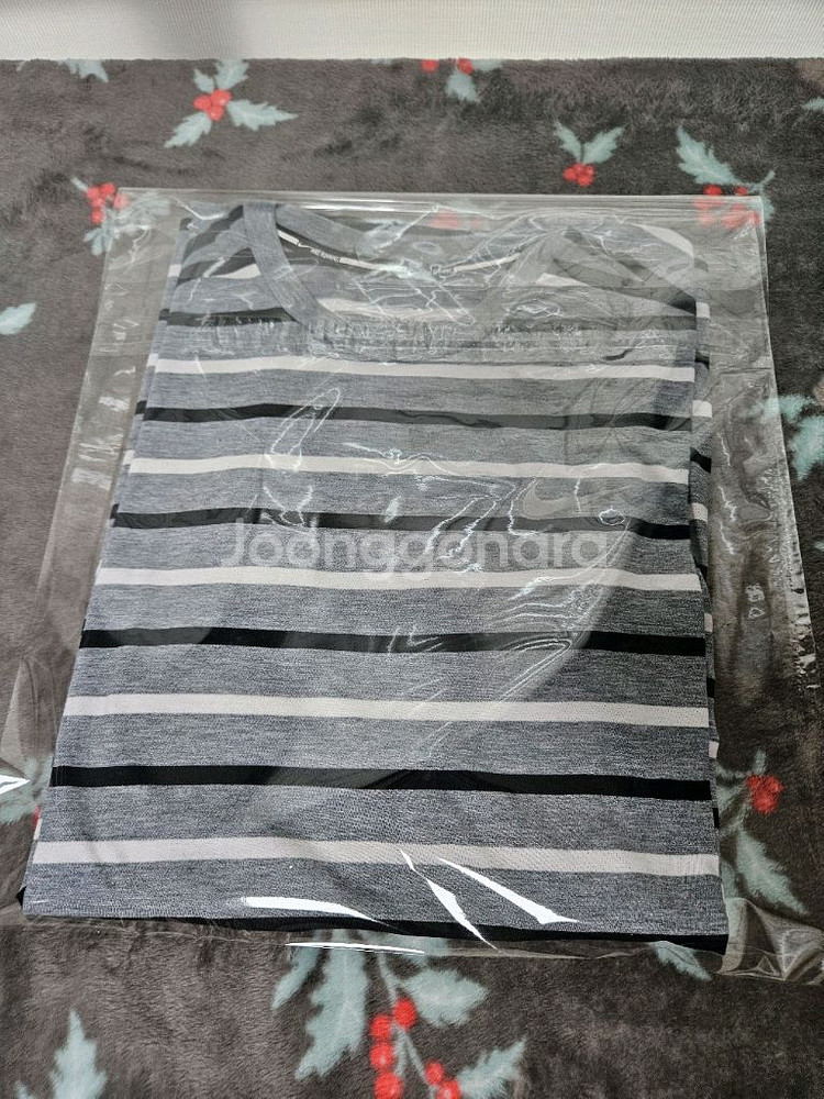 [해외M] 나이키 터치 테일윈드 스트라이프 러닝 티셔츠--2