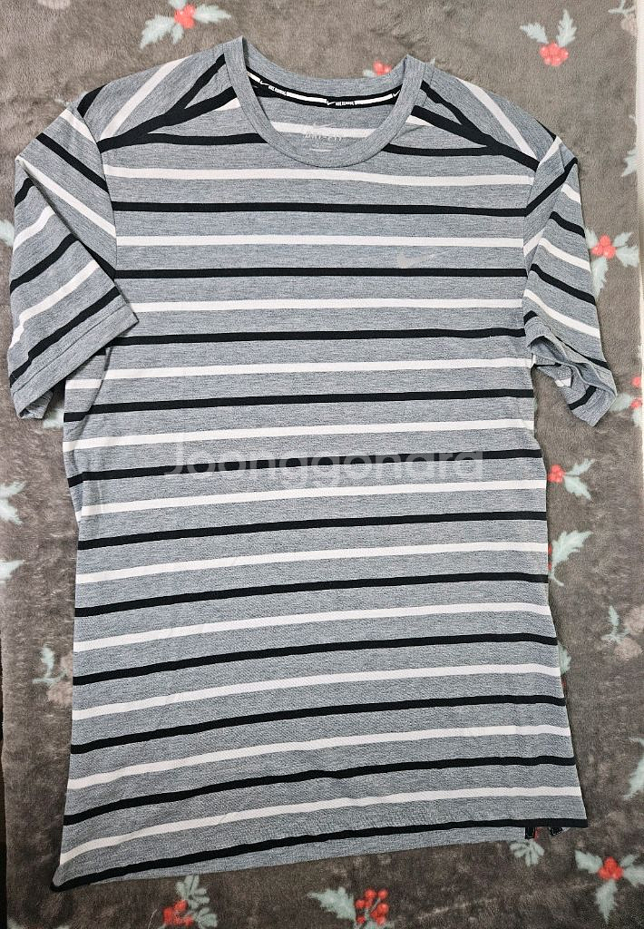 [해외M] 나이키 터치 테일윈드 스트라이프 러닝 티셔츠--3