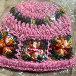 새상품) 슈프림 크로셰 비니 핑크 - 25ss
