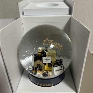 새상품 25년 샤넬 뷰티 스노우볼