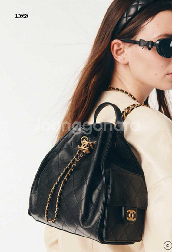 샤넬25미디엄백팩 카 프스킨--1