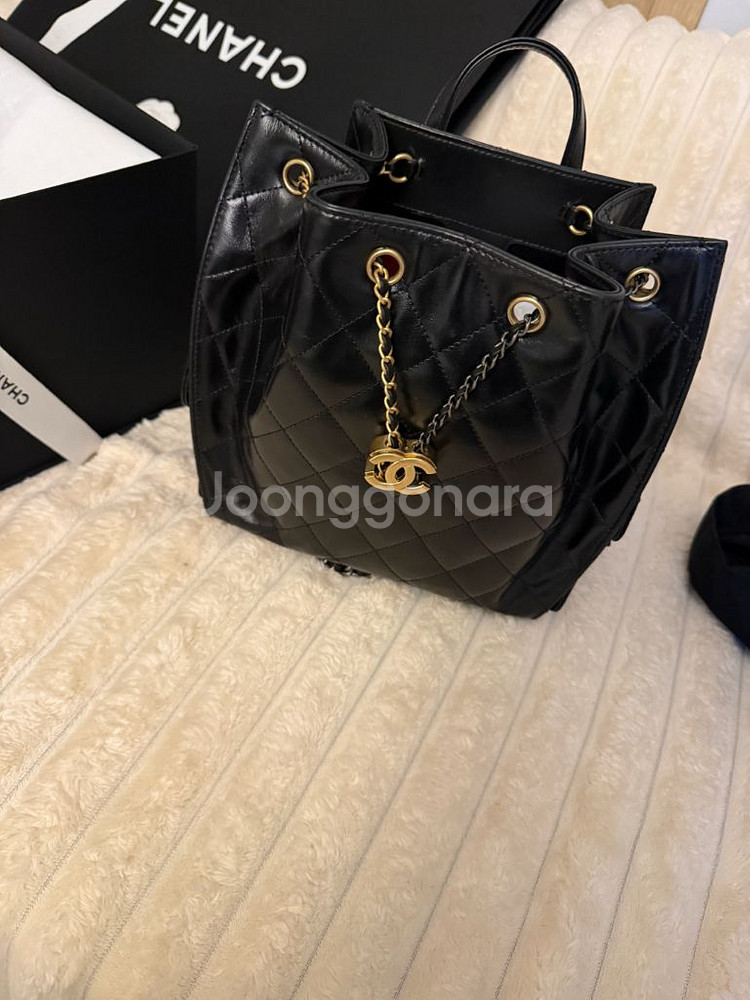 샤넬25미디엄백팩 카 프스킨--2