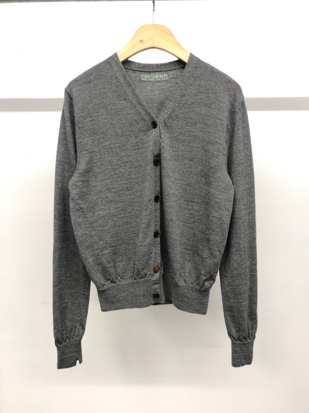리플레인 시그니처 울 베이직 가디건 F | 중고나라 - 안심되는 중고거래