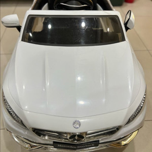 메르세데스 벤츠 마이바흐 전동차