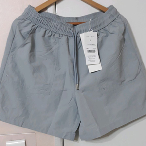 어반디타입 32사이즈 나일론반바지 새제품 8천원