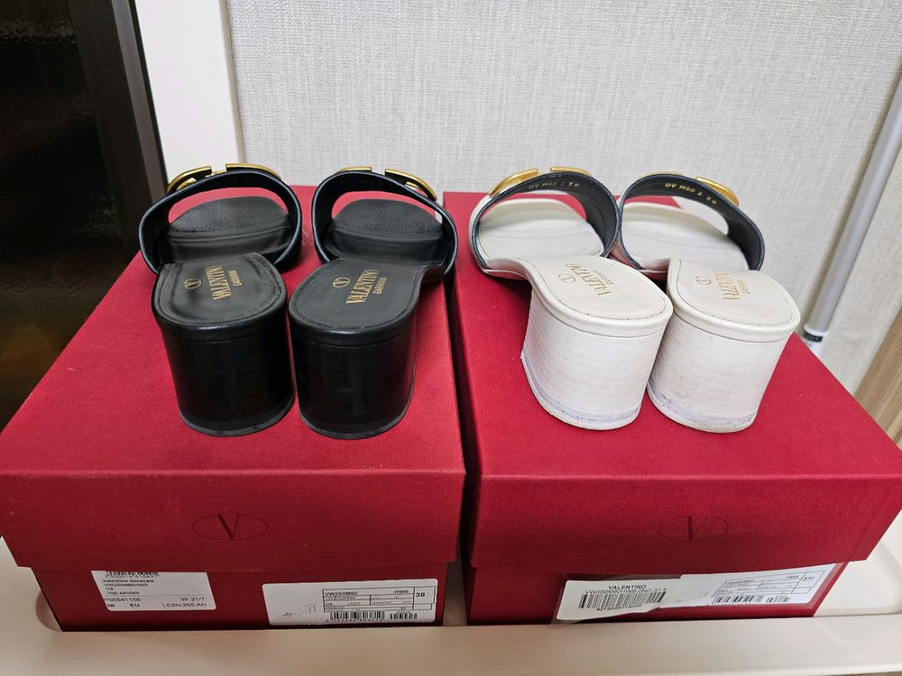 정품) 발렌티노 v로고 시그니처 슬리퍼(아38,블37)--8