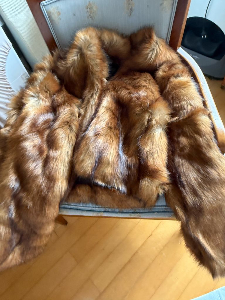 (교환가능)Khy 카일리제너 폭스퍼자켓--2