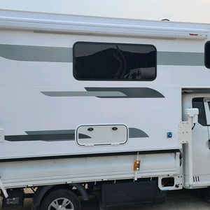 트럭캠퍼 트럭캠핑카 이미지