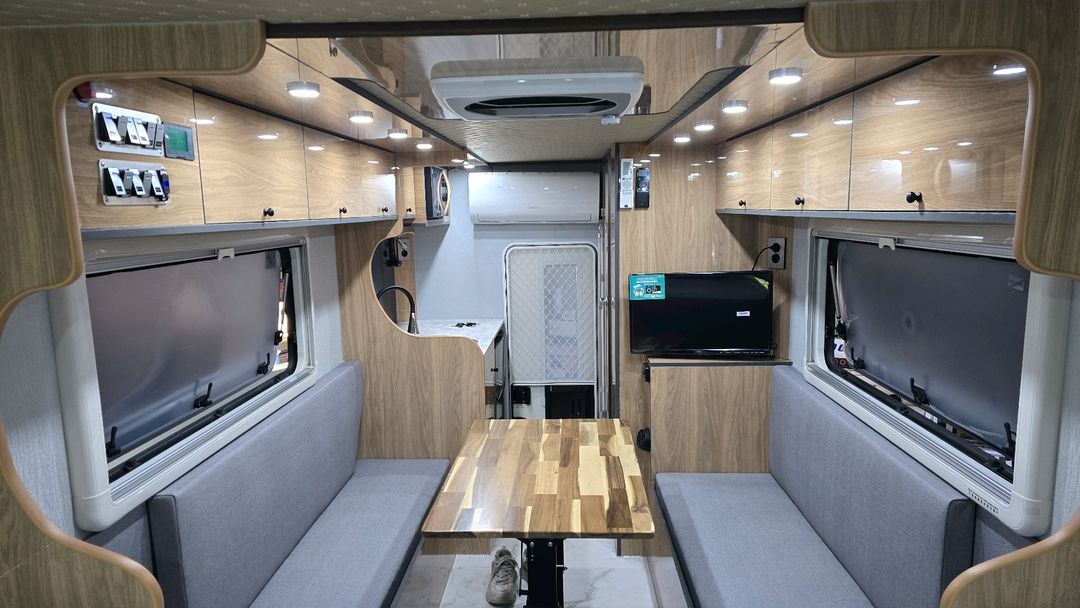 트럭캠퍼 트럭캠핑카 이미지