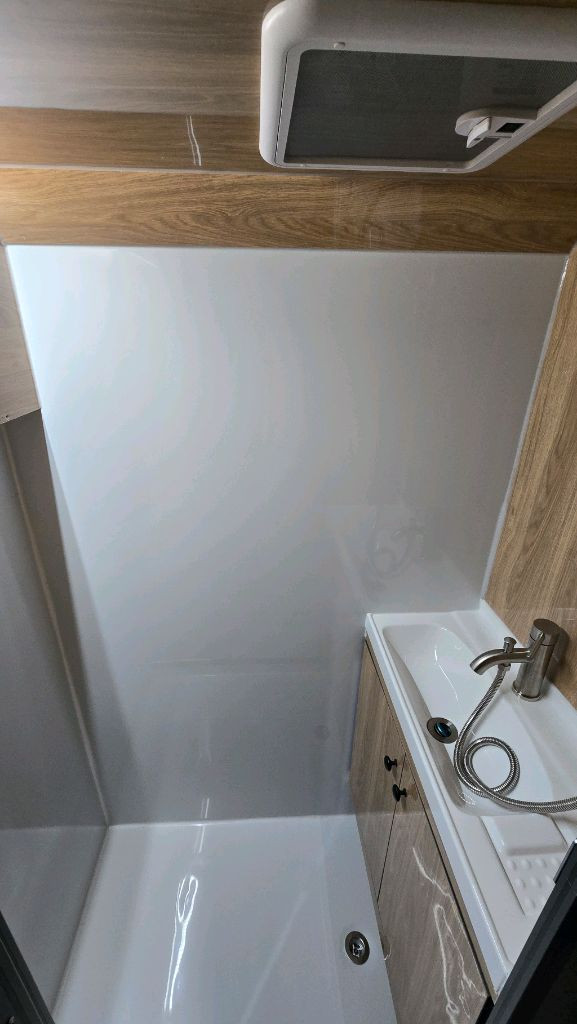 트럭캠퍼 트럭캠핑카 이미지